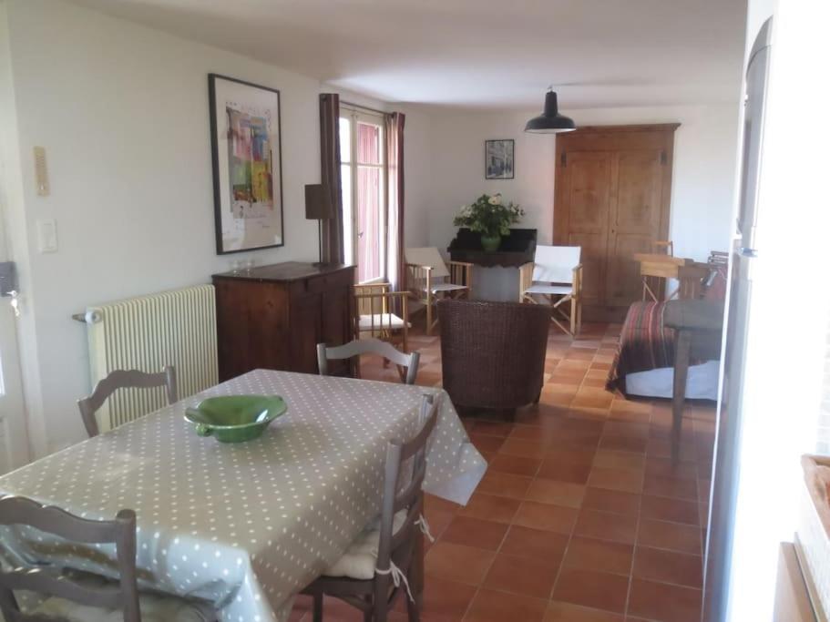 La Maison Du Prieure Vezenobres Bagian luar foto